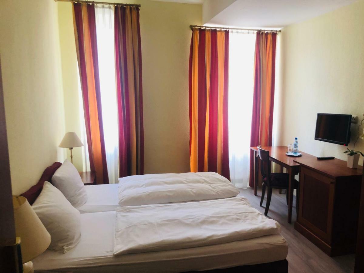 Hotel-Events Adlerpalast Rüsselsheim Extérieur photo
