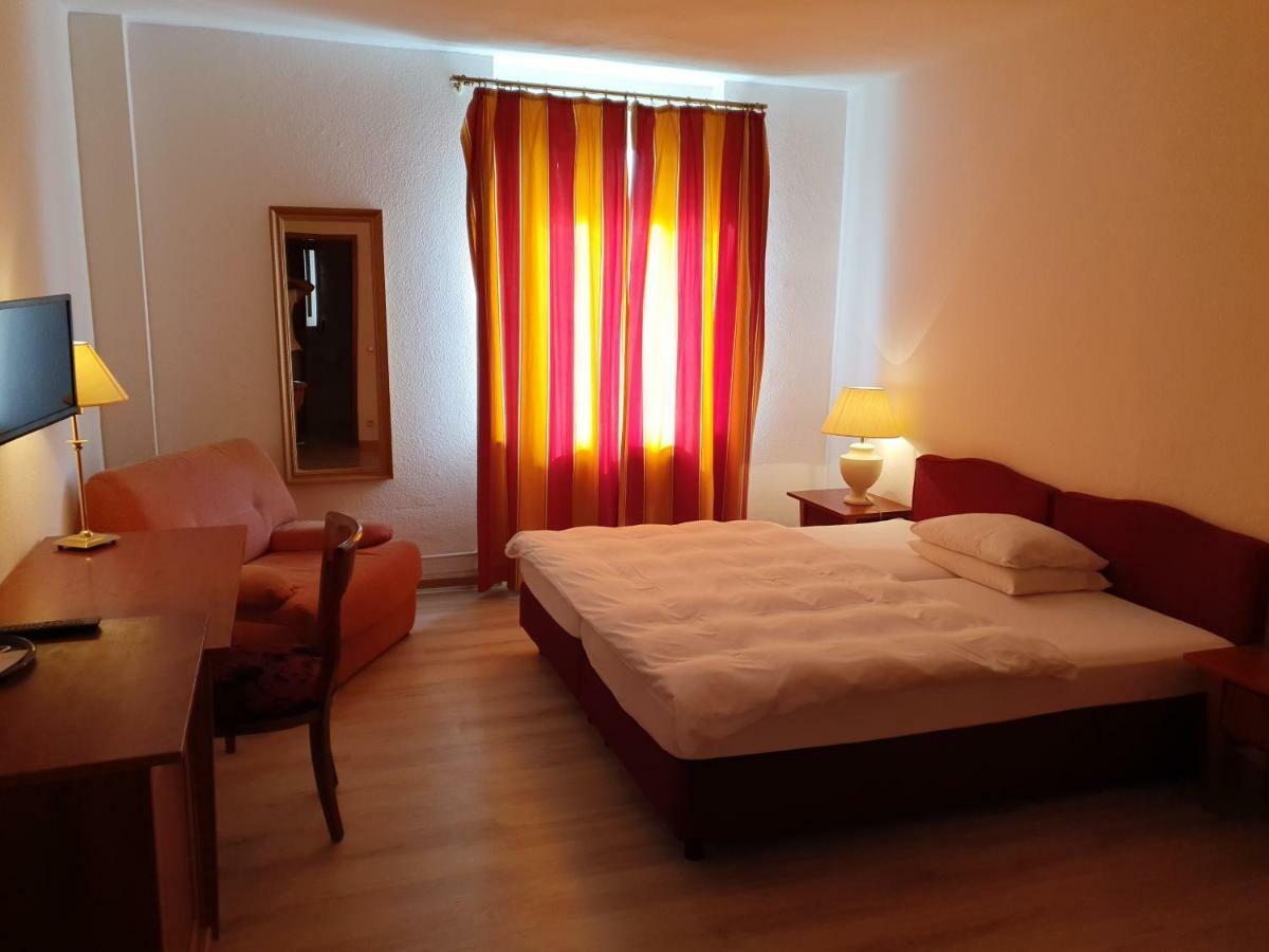 Hotel-Events Adlerpalast Rüsselsheim Extérieur photo