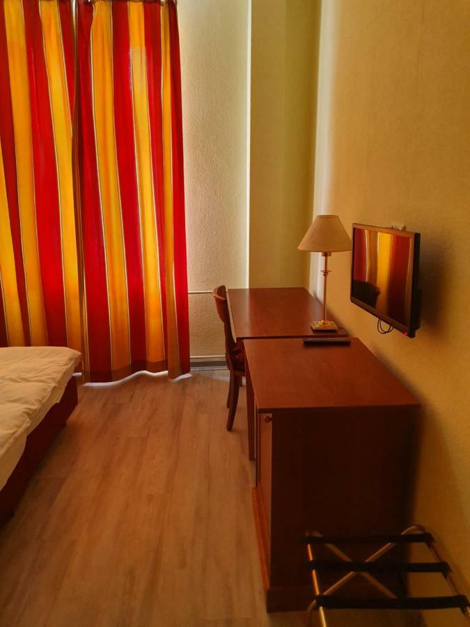 Hotel-Events Adlerpalast Rüsselsheim Extérieur photo