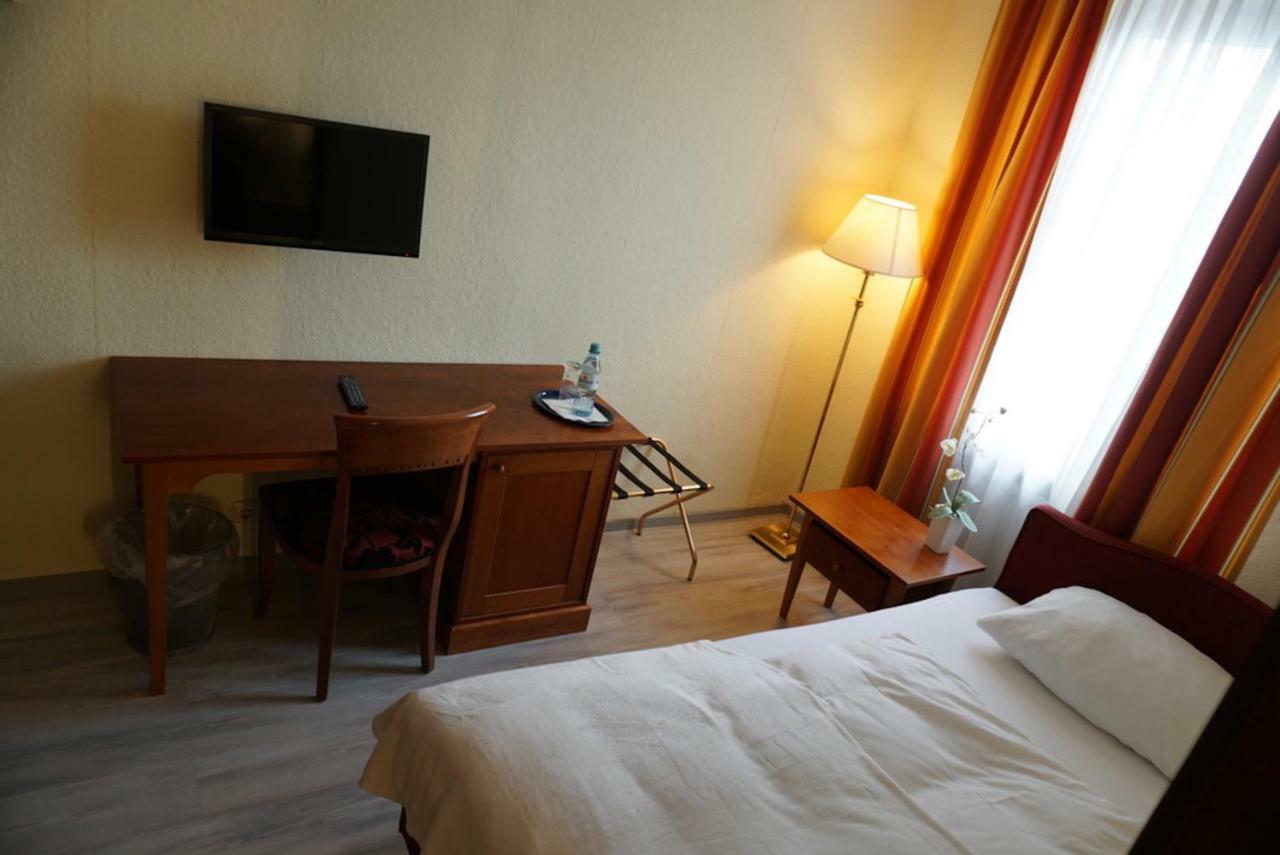 Hotel-Events Adlerpalast Rüsselsheim Extérieur photo