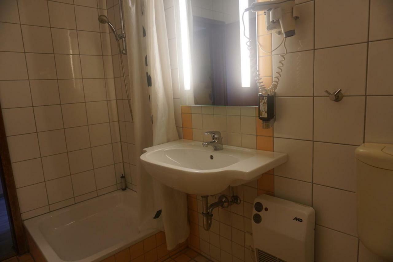 Hotel-Events Adlerpalast Rüsselsheim Extérieur photo
